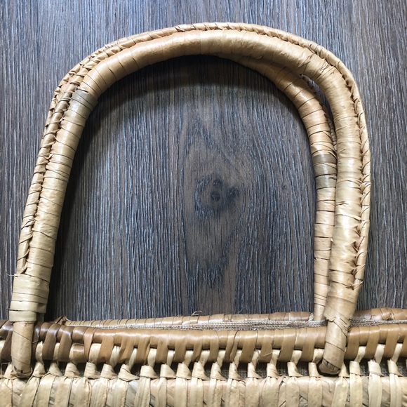 Vintage Handmade Woven Handbag - Picture 2 of 11